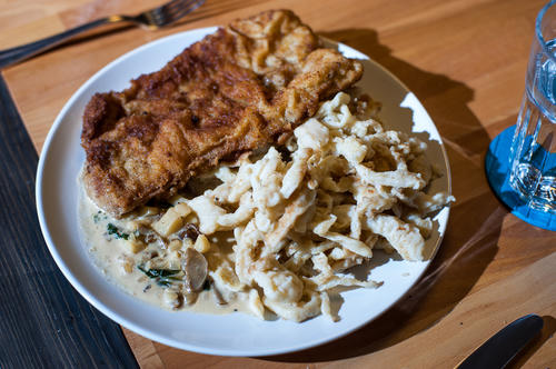 Jägerschnitzel mit Spätzle