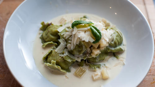 Ochsenschwanz Kürbis Ravioli mit Sahnesauce