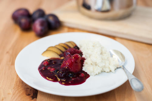 Milchreis mit roter Grütze